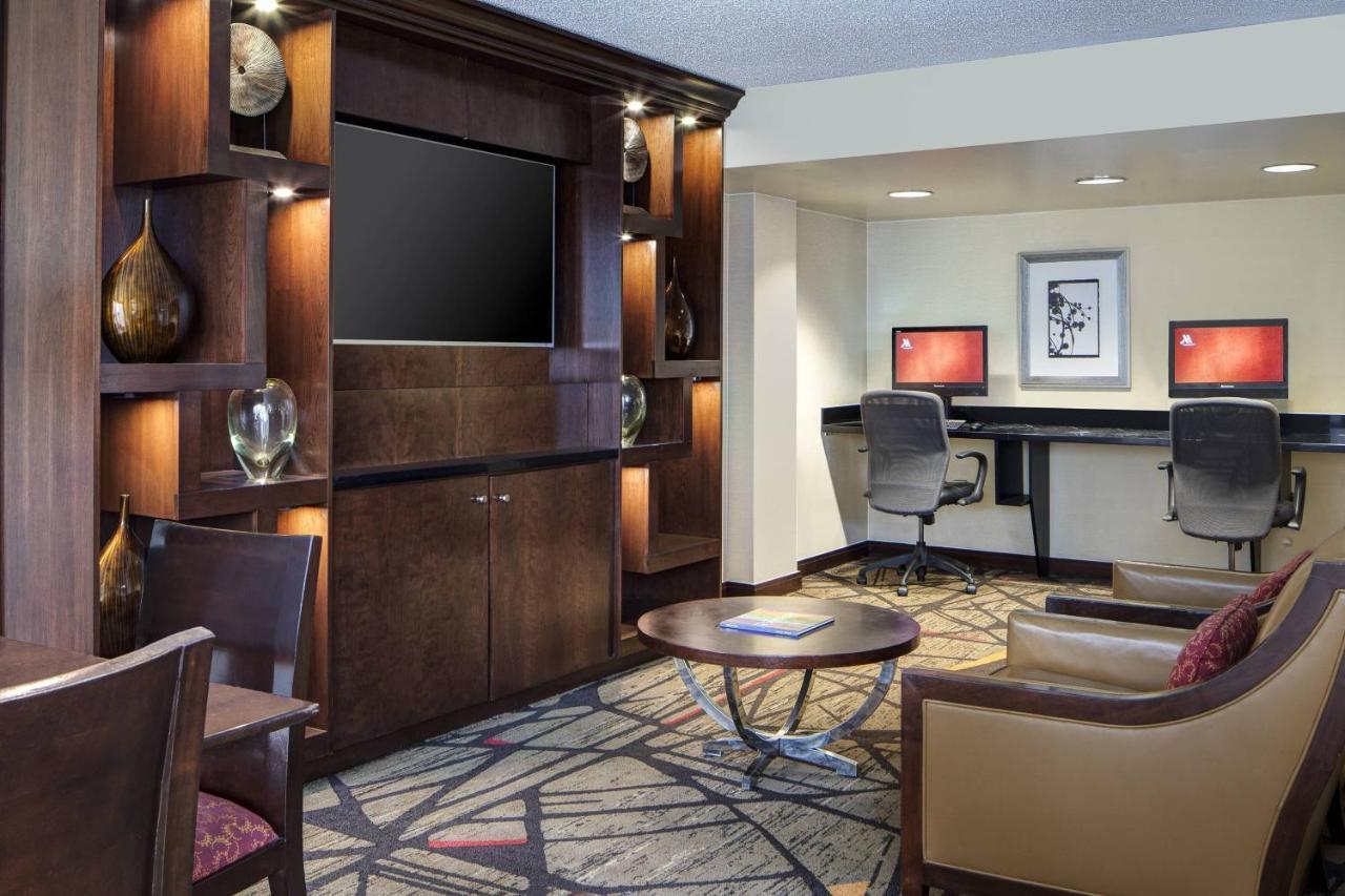 Houston Marriott West Loop By The Galleria Exterior photo