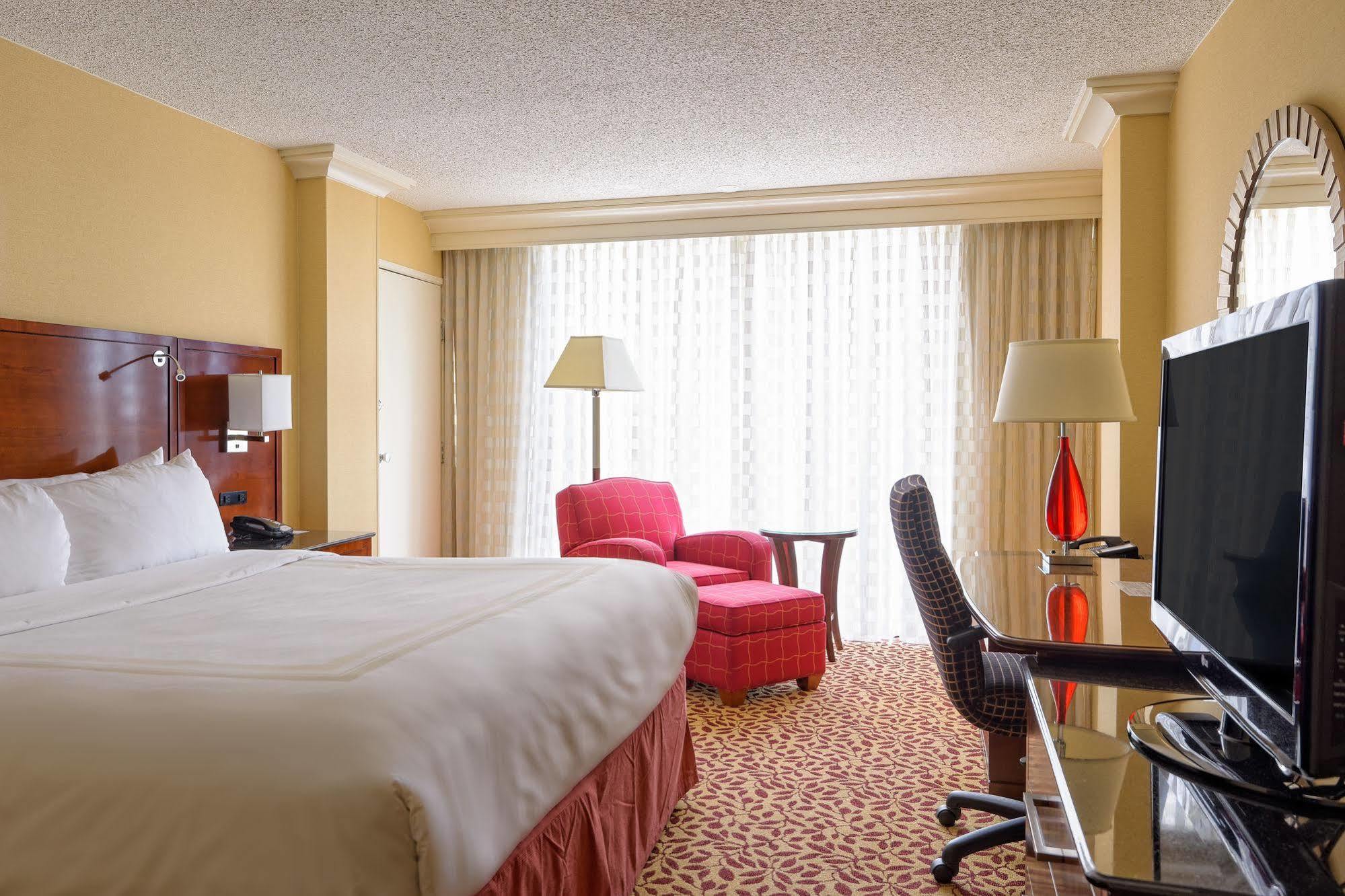 Houston Marriott West Loop By The Galleria Exterior photo